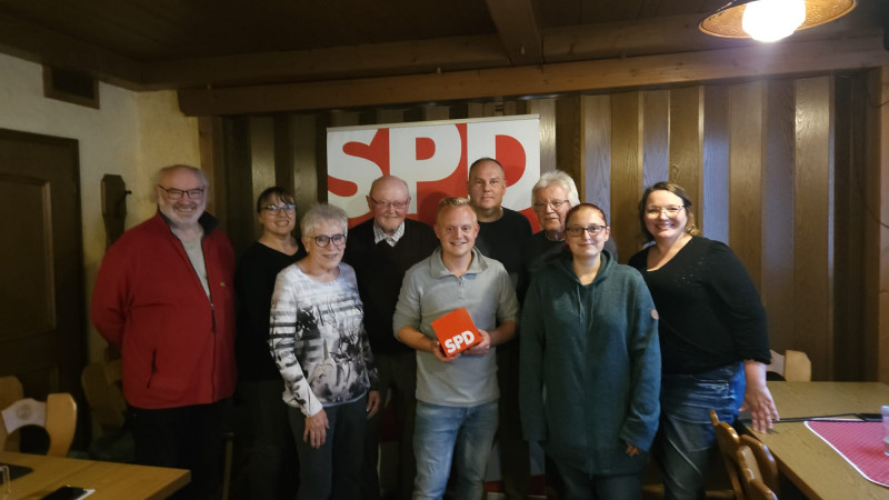 Das Foto zeigt den neu gewählten Vorstand der SPD Oberkotzau